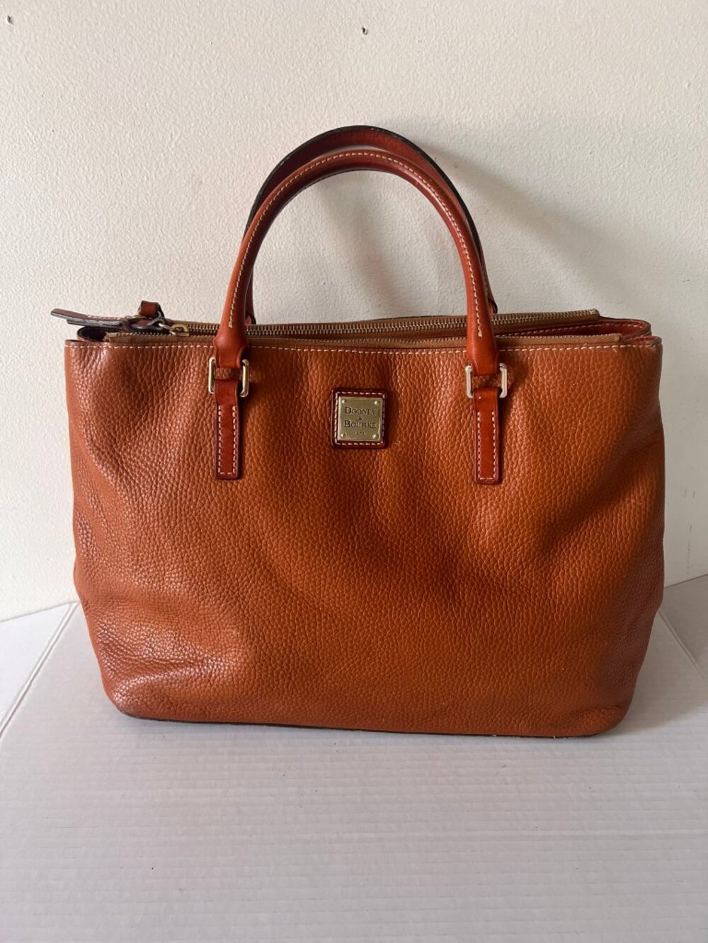 DOONEY & BOURKE PEBBLED LEATHER TOTE HANDBAG